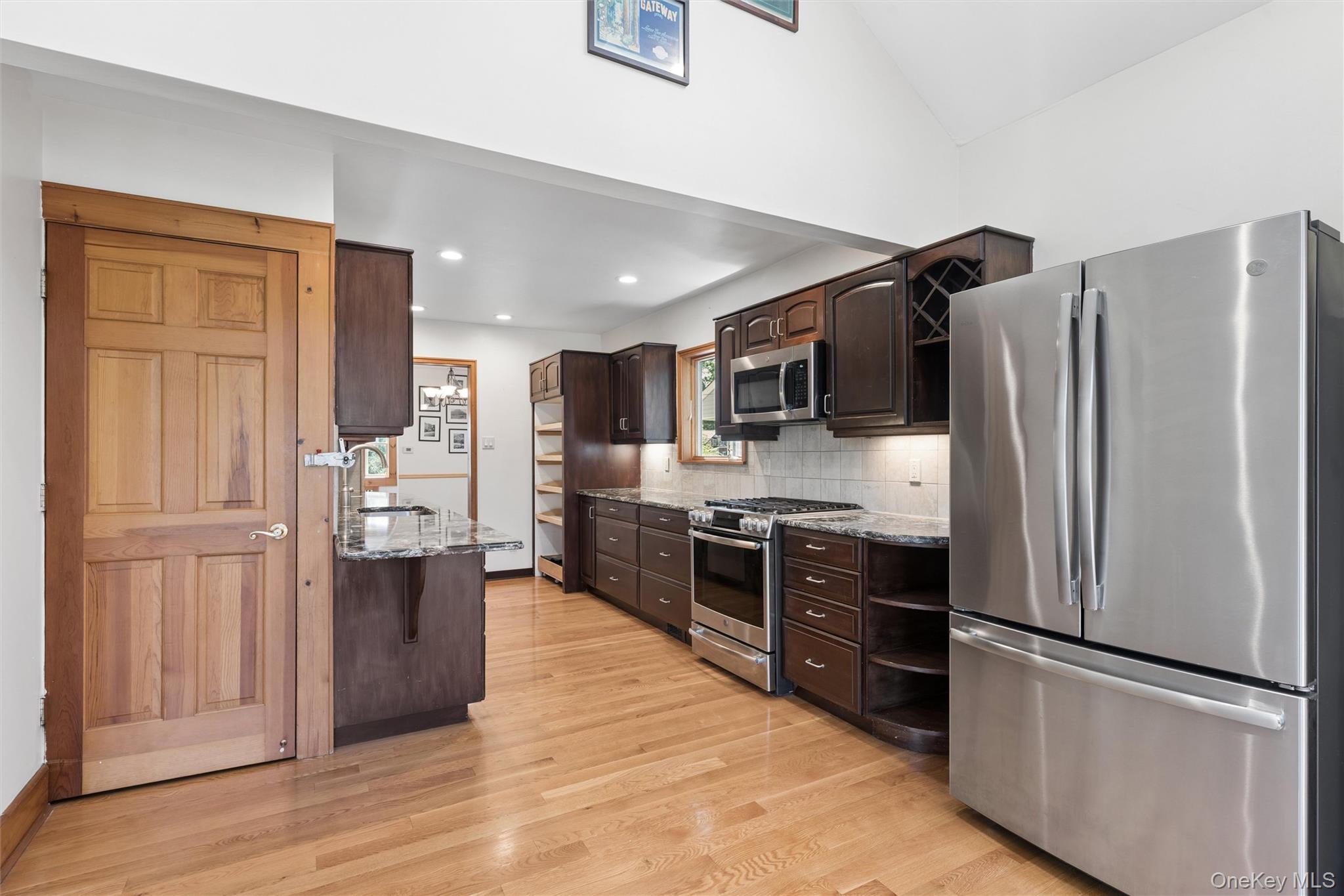 1749 Commonwealth Avenue Merrick, NY 11566 - Photo 12 of 32