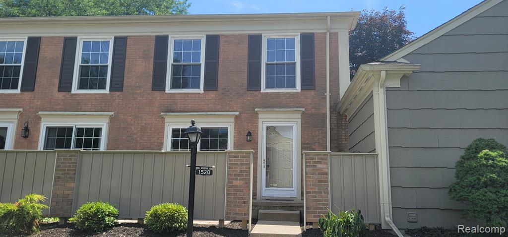 1520 Hidden Valley Lane Rochester Hills, MI 48306 - Photo 2 of 29