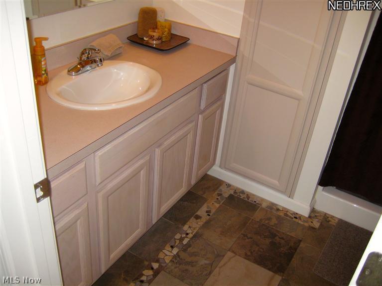 166 Wilcox Road Youngstown, OH 44515 - Photo 13 of 21 Gallery Image 13