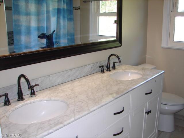 7366 Turnpike Road Archdale, NC 27263 - Photo 16 of 40 Hall Bathroom
