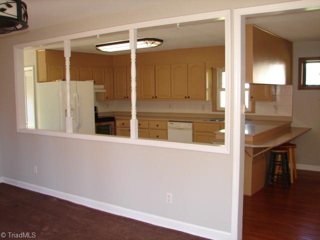7366 Turnpike Road Archdale, NC 27263 - Photo 6 of 40 Livingroom/ Kitchen