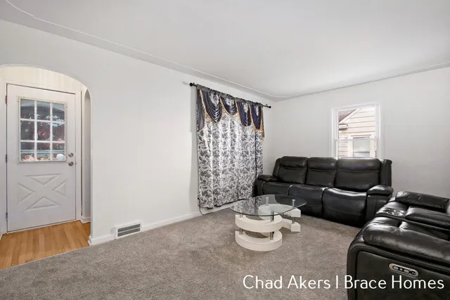 $254,900 | 2924 Union Avenue Southeast, Grand Rapids, MI 49548