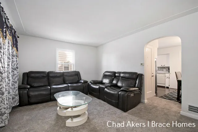 $254,900 | 2924 Union Avenue Southeast, Grand Rapids, MI 49548