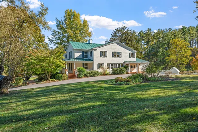 $1,085,000 | 649 Shawnee Trail, Troutville, VA 24175