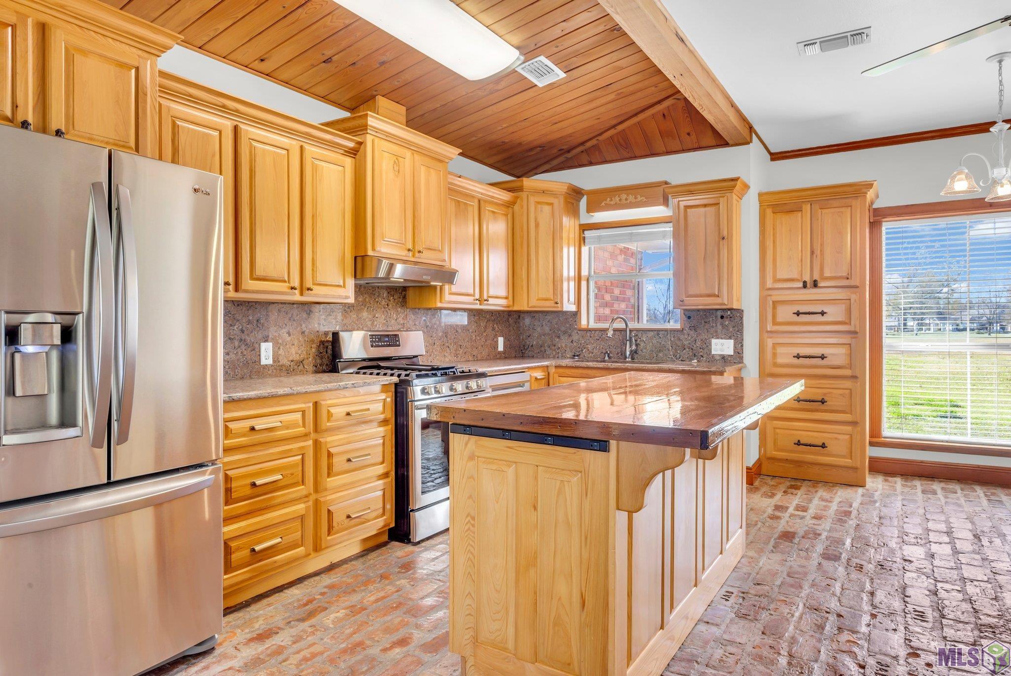 42056 Jamie Road Prairieville, LA 70769 - Photo 11 of 29 Gallery Image 11