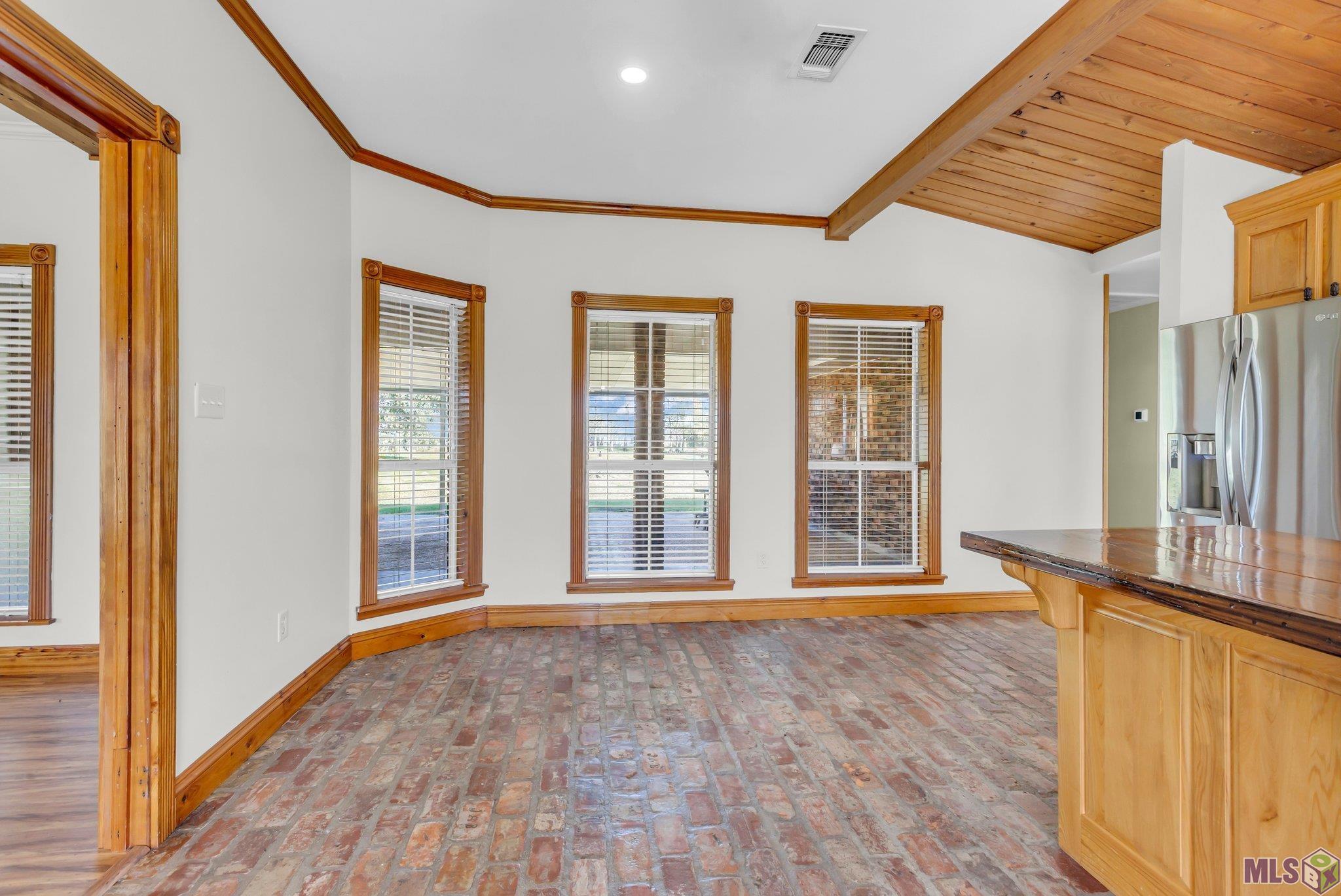 42056 Jamie Road Prairieville, LA 70769 - Photo 15 of 29 Gallery Image 15