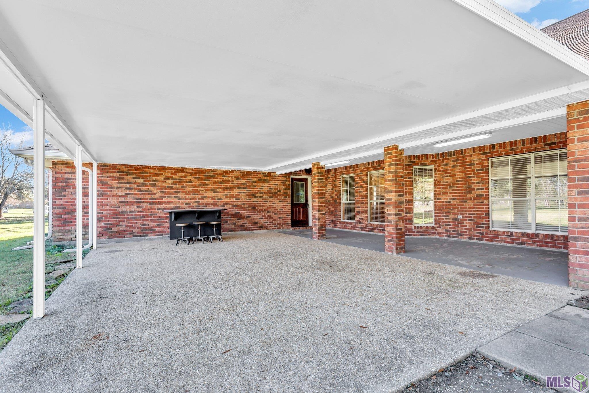 42056 Jamie Road Prairieville, LA 70769 - Photo 9 of 29 Gallery Image 9