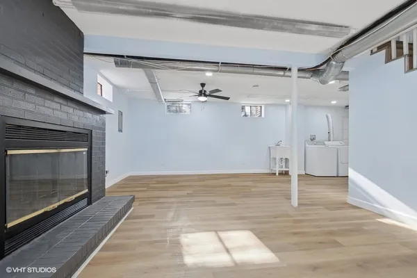 a view of a livingroom with a ceiling fan