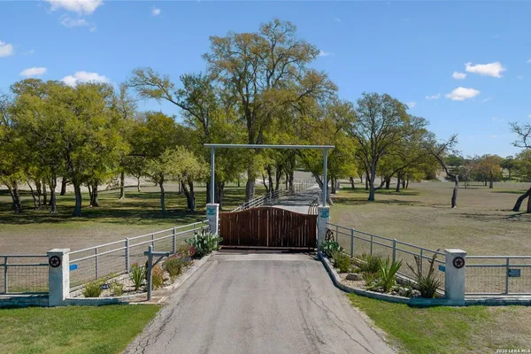 $2,198,900 | 521 Bluff Creek Road North, Center Point, TX 78010