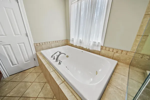 $639,999 | 5427 Vrooman Road, Jackson, MI 49201