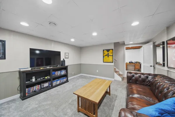 $639,999 | 5427 Vrooman Road, Jackson, MI 49201