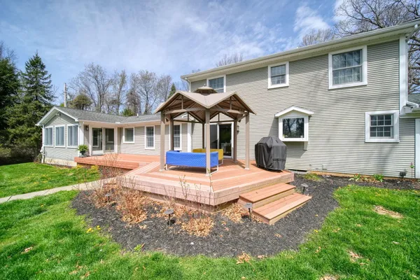 $639,999 | 5427 Vrooman Road, Jackson, MI 49201