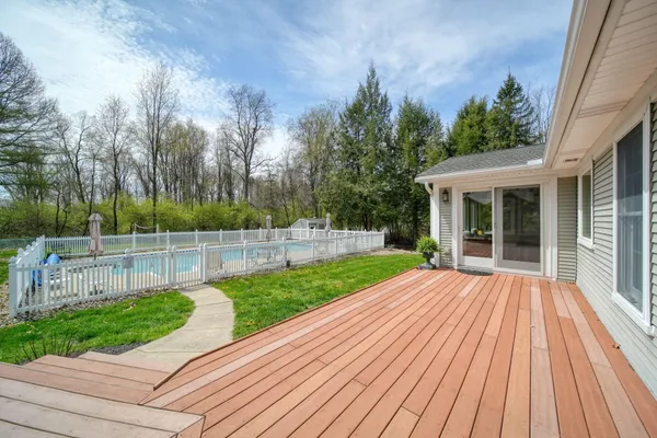 $639,999 | 5427 Vrooman Road, Jackson, MI 49201