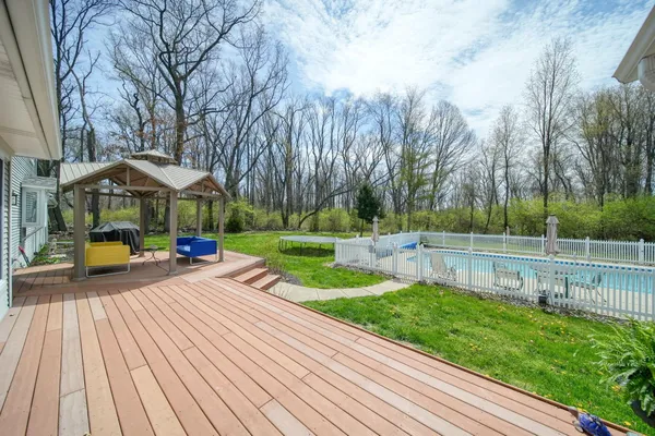 $639,999 | 5427 Vrooman Road, Jackson, MI 49201