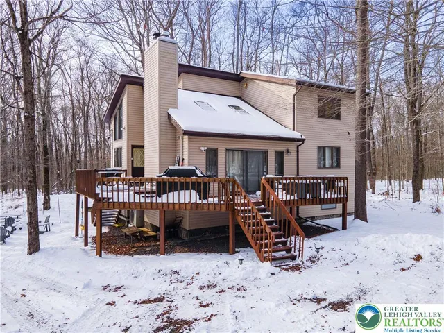 a view of outdoor space yard deck and patio