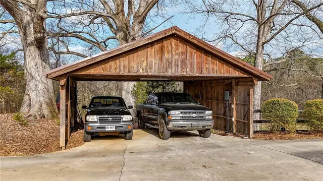 $750,000 | 188 Richards Road Northeast, White, GA 30184