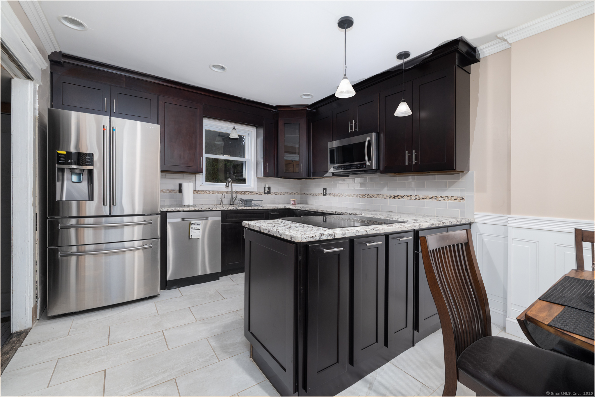 84 2nd Street Hamden, CT 06514 - Photo 2 of 24