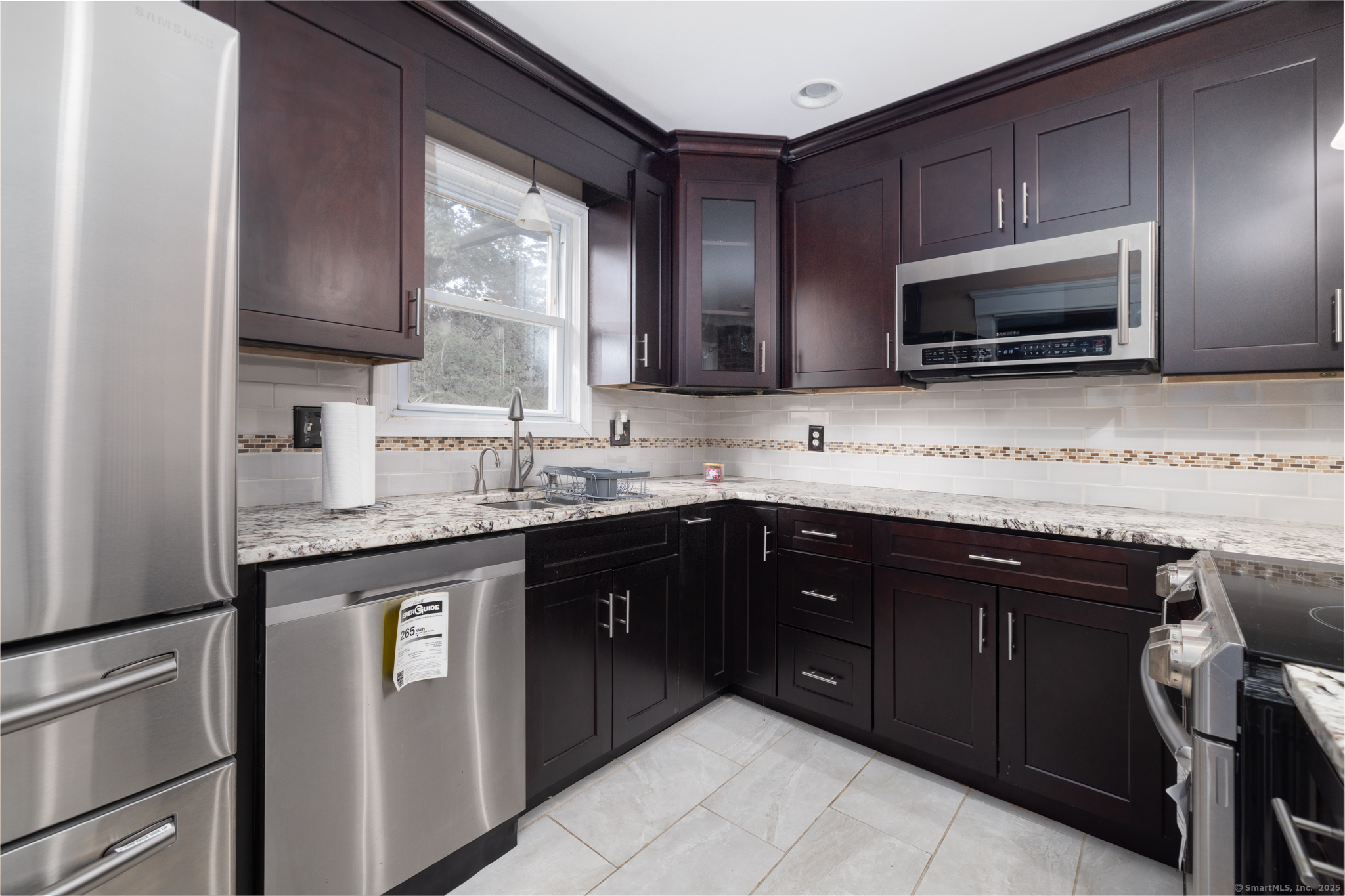 84 2nd Street Hamden, CT 06514 - Photo 4 of 24