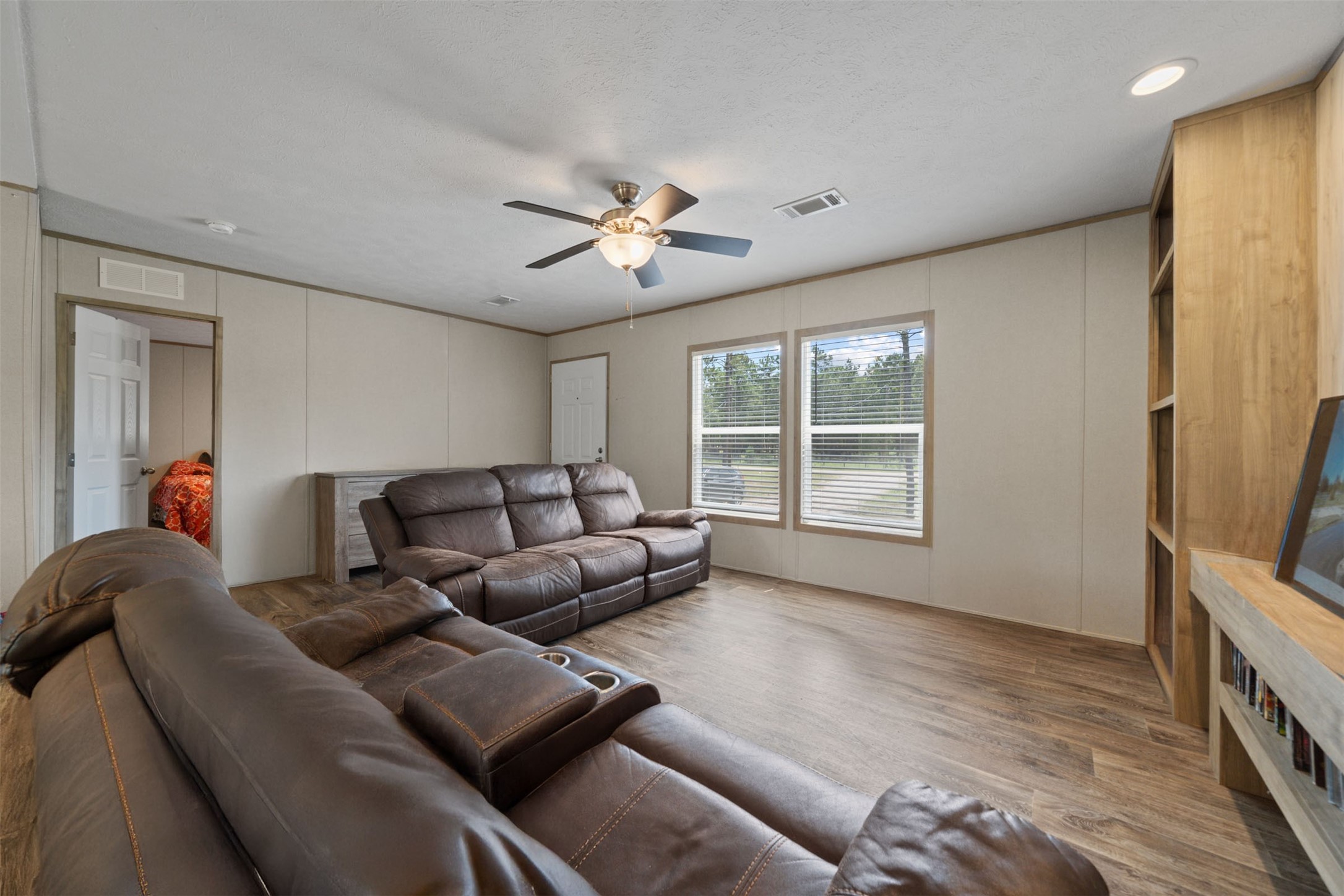 404 County Road 3295 Cleveland, TX 77327 - Photo 8 of 45