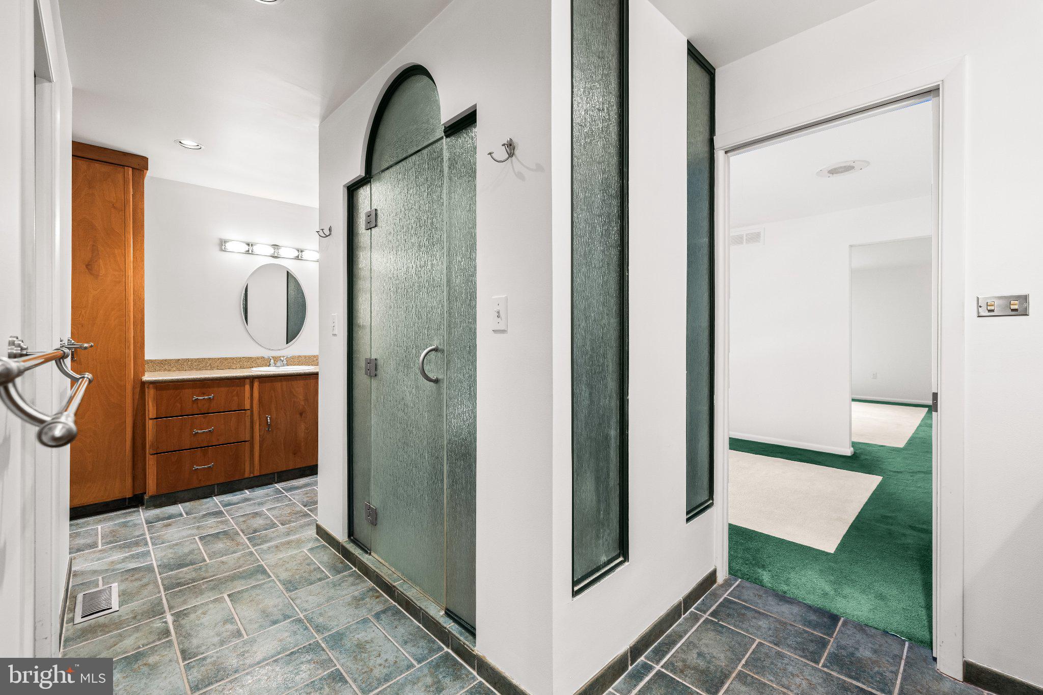 1502 Ameshire Road Lutherville-Timonium, MD 21093 - Photo 42 of 96 Primary Bath