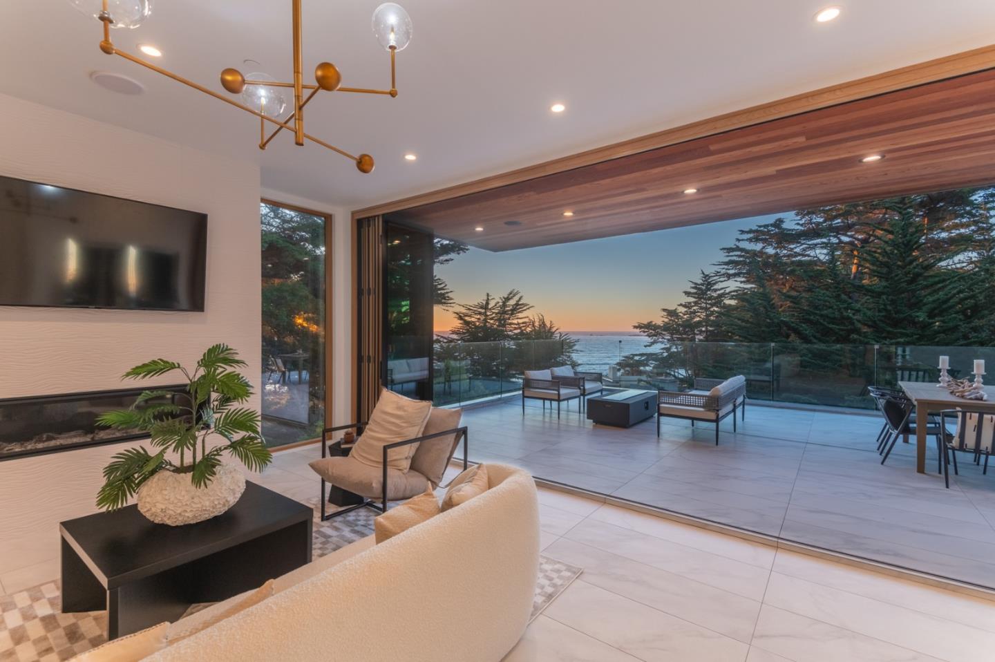 165 Spindrift Road, Unit A Carmel, CA 93923 - Photo 19 of 26 Gallery Image 19