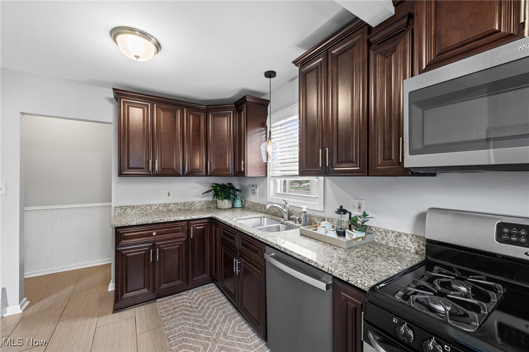 1107 Spring Road Cleveland, OH 44109 - Photo 11 of 31 Tons of counter space, stone counters