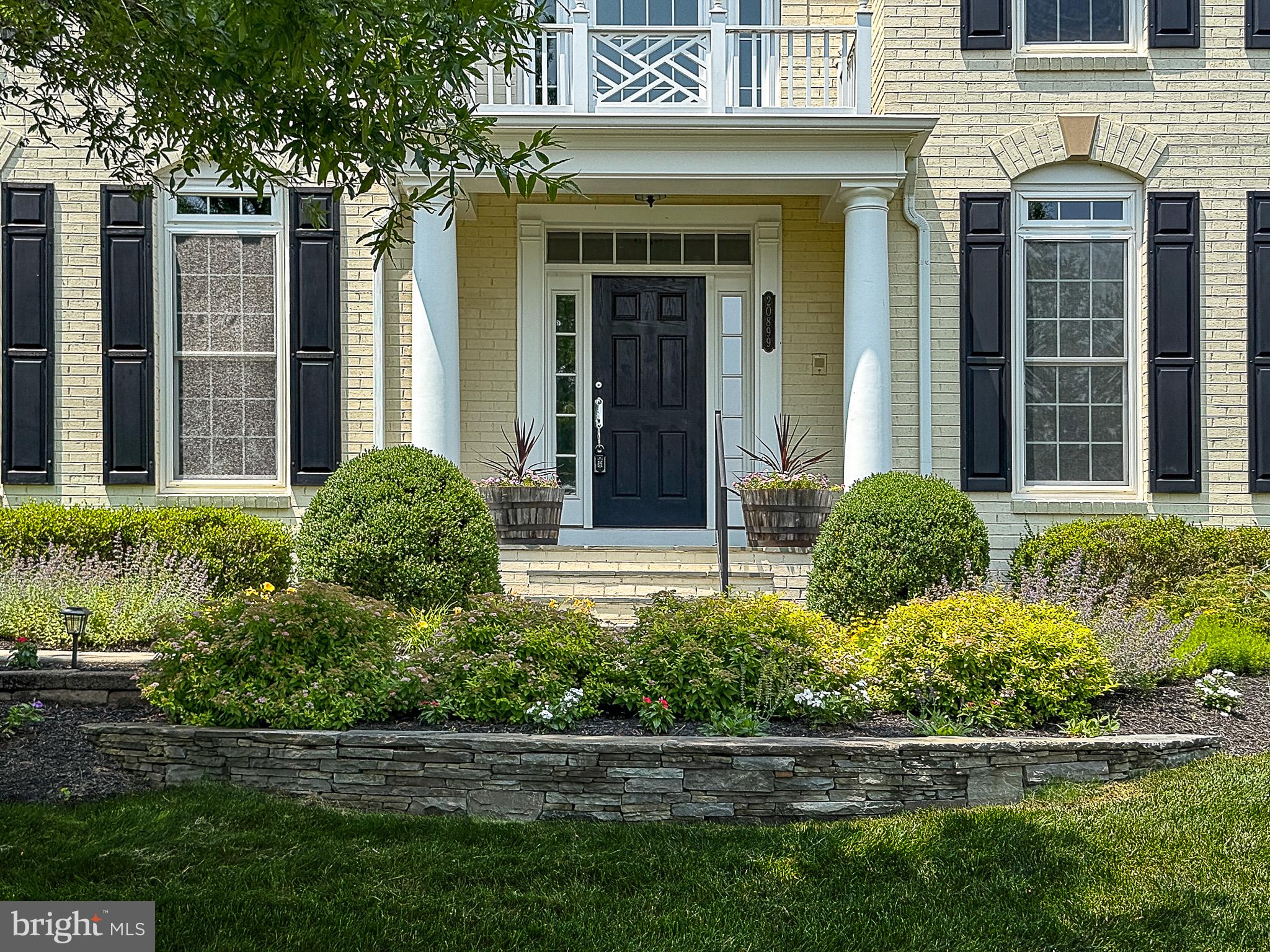 20899 McIntosh Place Leesburg, VA 20175 - Photo 3 of 69 Stately entrance