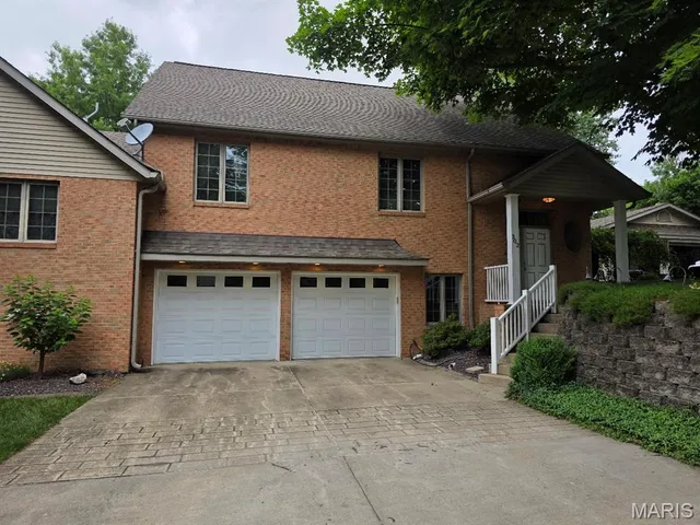 $287,000 | 302 Lorean Drive, Troy, IL 62294