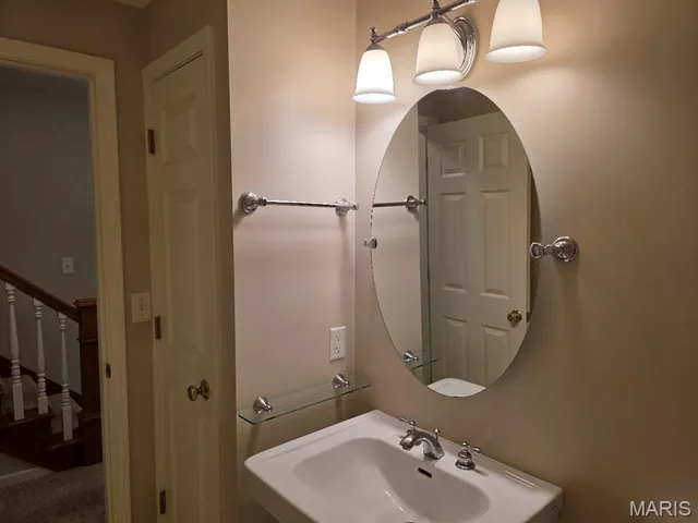 $287,000 | 302 Lorean Drive, Troy, IL 62294