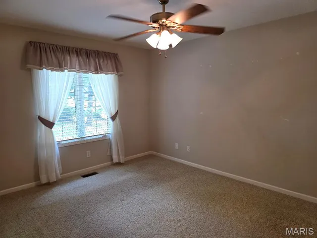 $287,000 | 302 Lorean Drive, Troy, IL 62294