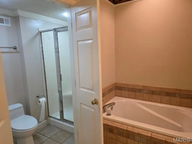 $287,000 | 302 Lorean Drive, Troy, IL 62294