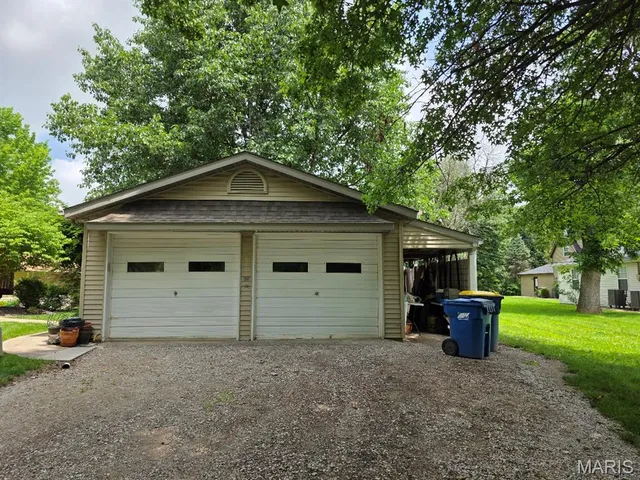 $287,000 | 302 Lorean Drive, Troy, IL 62294