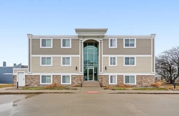 $319,900 | 223 North Shore Drive, Unit 308, South Haven, MI 49090