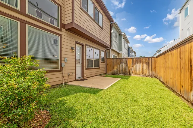 $2,650 | 8802 Narrow Leaf Street, Houston, TX 77080