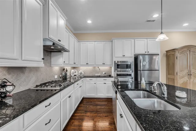 $2,650 | 8802 Narrow Leaf Street, Houston, TX 77080