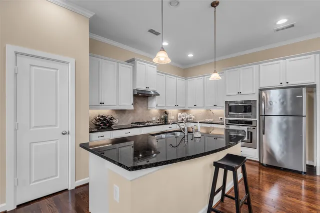 $2,650 | 8802 Narrow Leaf Street, Houston, TX 77080