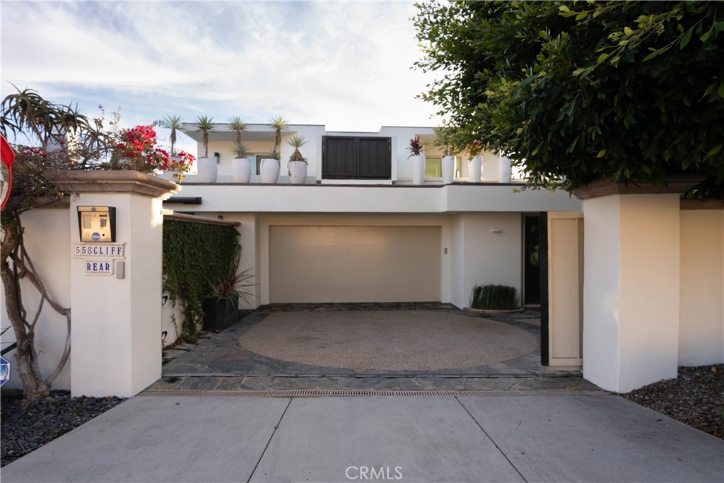 558 Cliff Drive Laguna Beach, CA 92651 - Photo 22 of 25 a view of storage and utility room