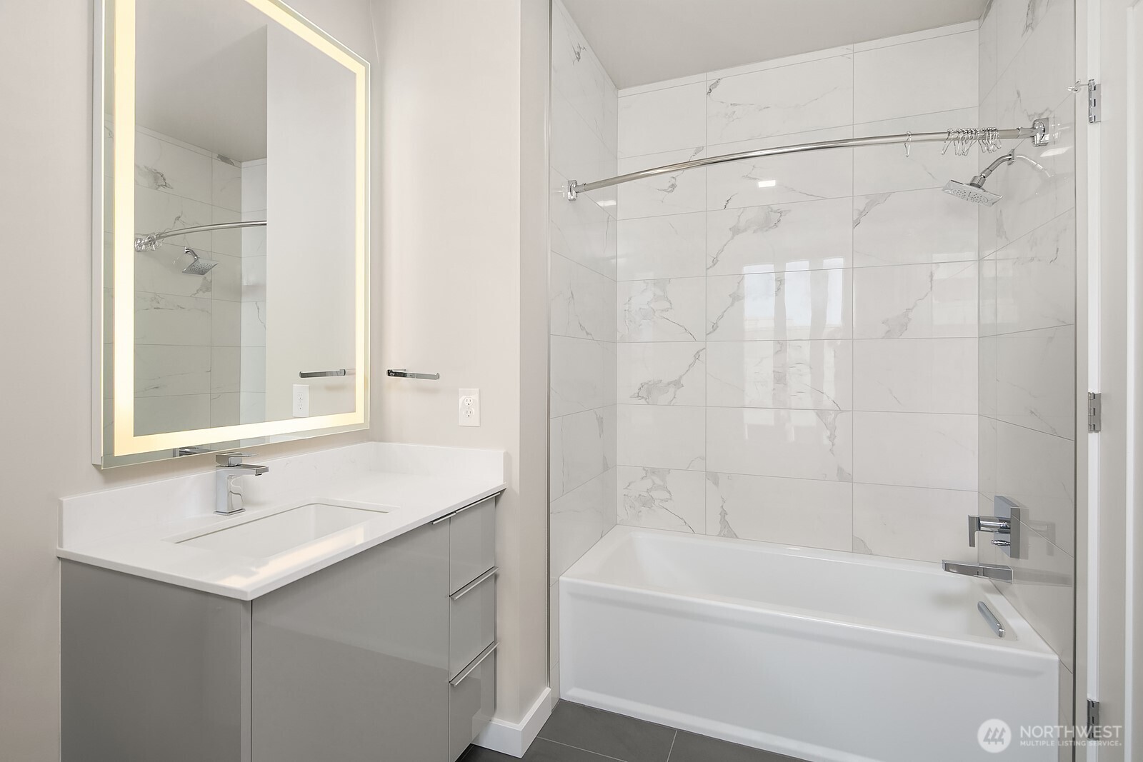 450 South Main Street, Unit 611 Seattle, WA 98104 - Photo 17 of 18