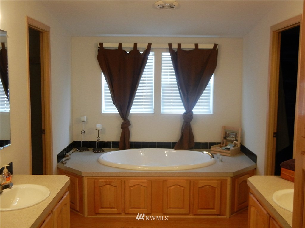 11 Greenacres Road Riverside, WA 98849 - Photo 14 of 24