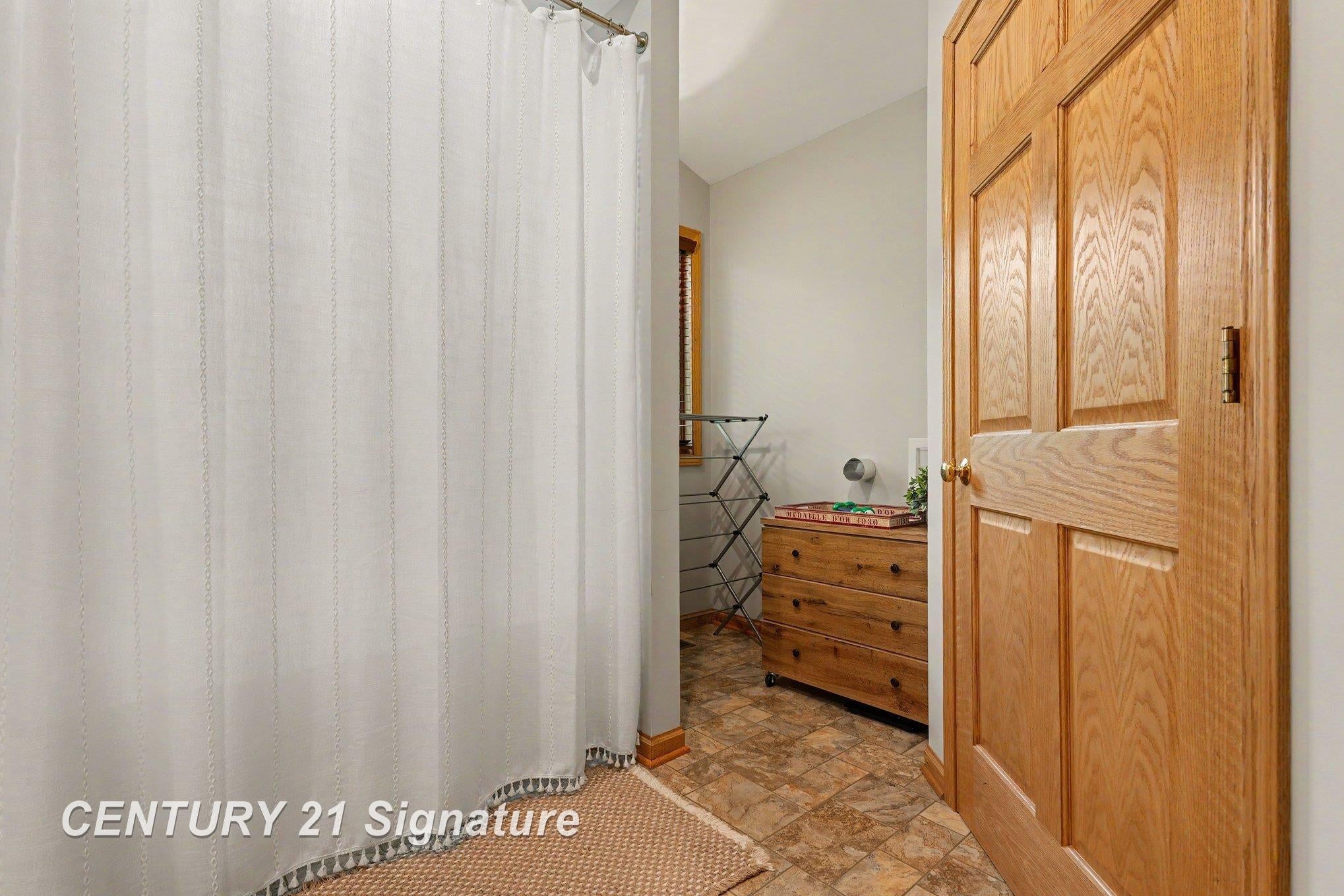 608 Hillcrest Road Midland, MI 48640 - Photo 19 of 27 Gallery Image 19