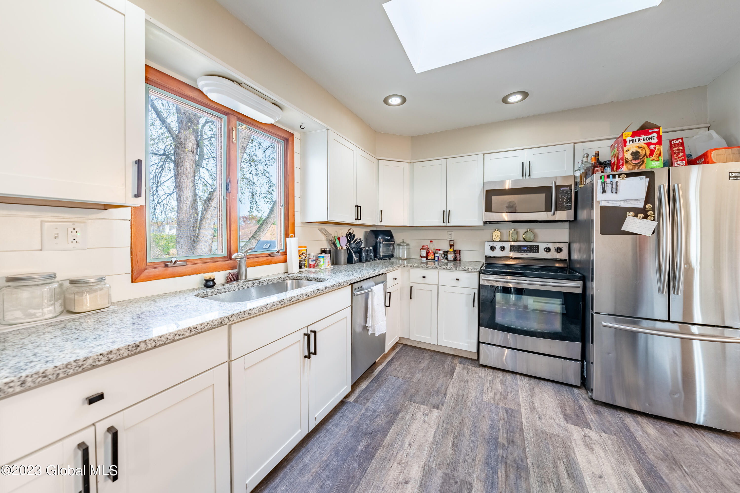 8 The Concourse Bethlehem, NY 12203 - Photo 9 of 25 Kitchen