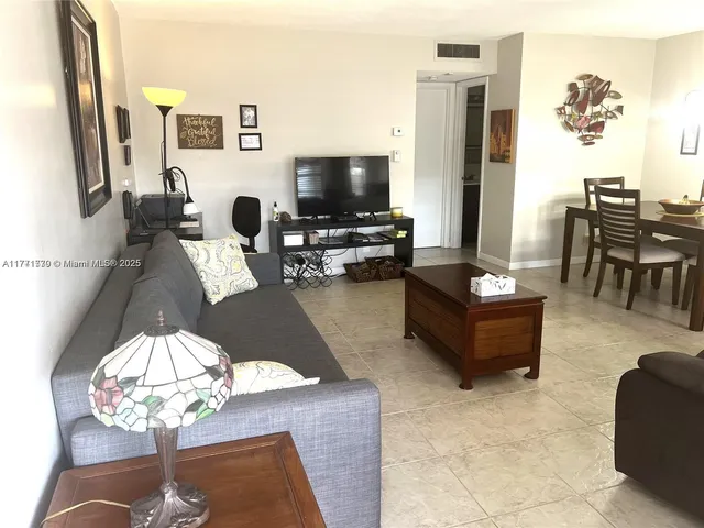 $128,000 | 5300 Washington Street, Unit H237, Hollywood, FL 33021