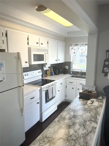 $128,000 | 5300 Washington Street, Unit H237, Hollywood, FL 33021