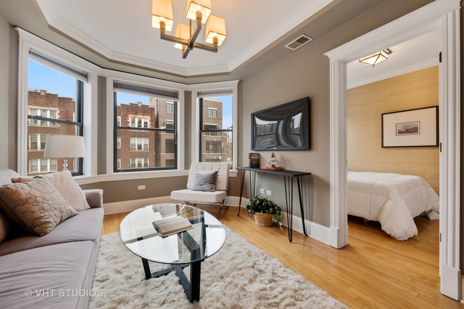 2336 West Roscoe Street, Unit 2F Chicago, IL 60618 - Photo 3 of 9