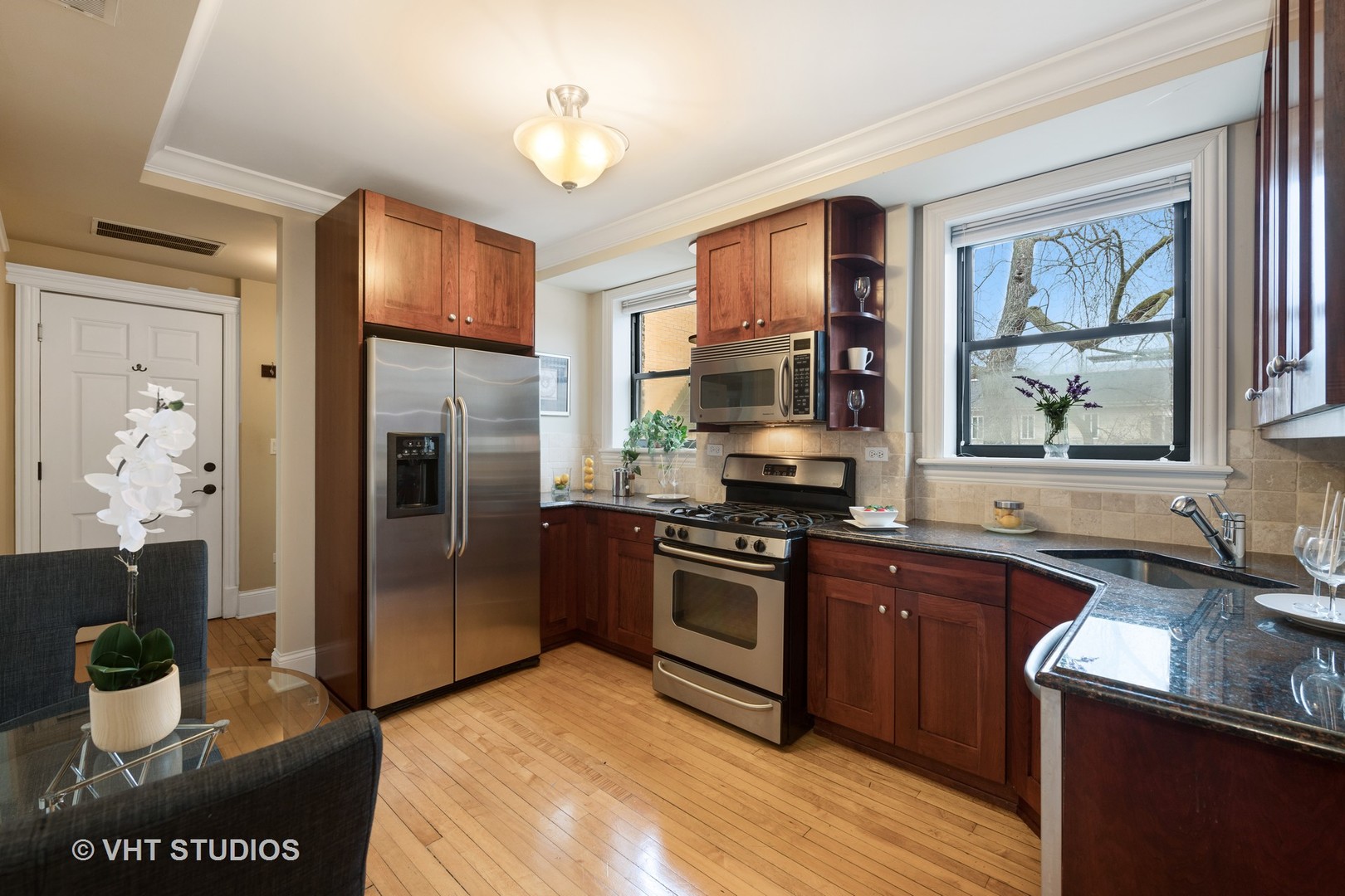 2336 West Roscoe Street, Unit 2F Chicago, IL 60618 - Photo 5 of 9
