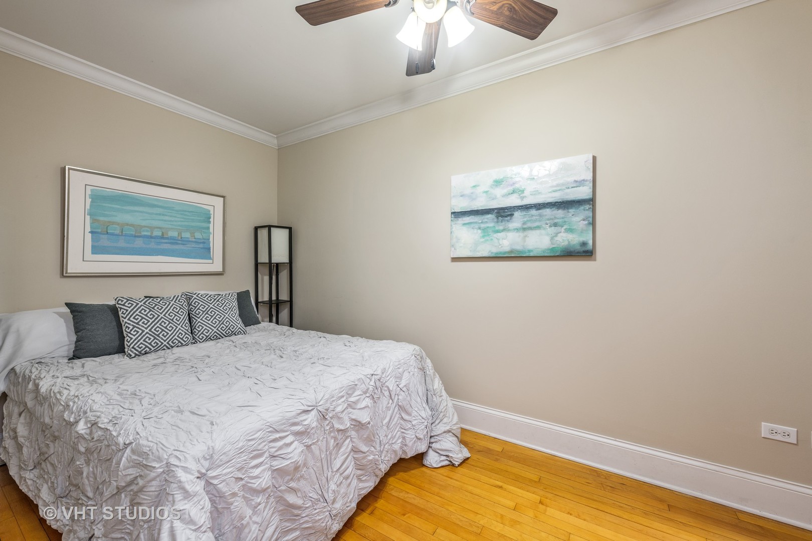 2336 West Roscoe Street, Unit 2F Chicago, IL 60618 - Photo 8 of 9
