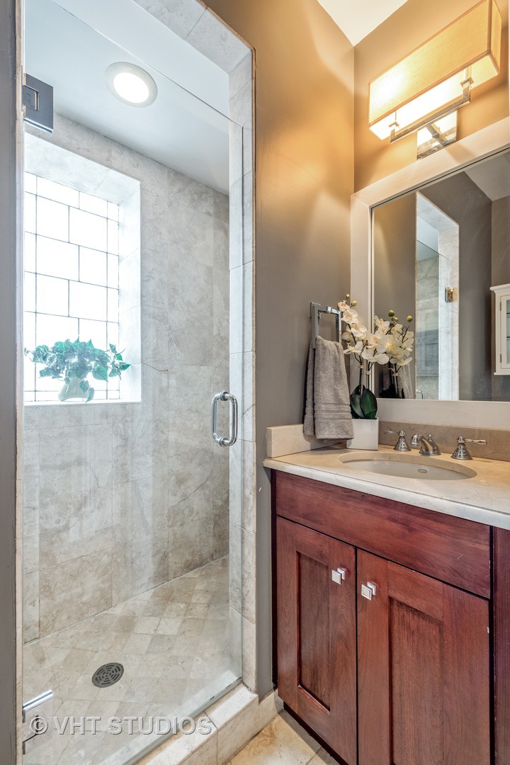 2336 West Roscoe Street, Unit 2F Chicago, IL 60618 - Photo 9 of 9