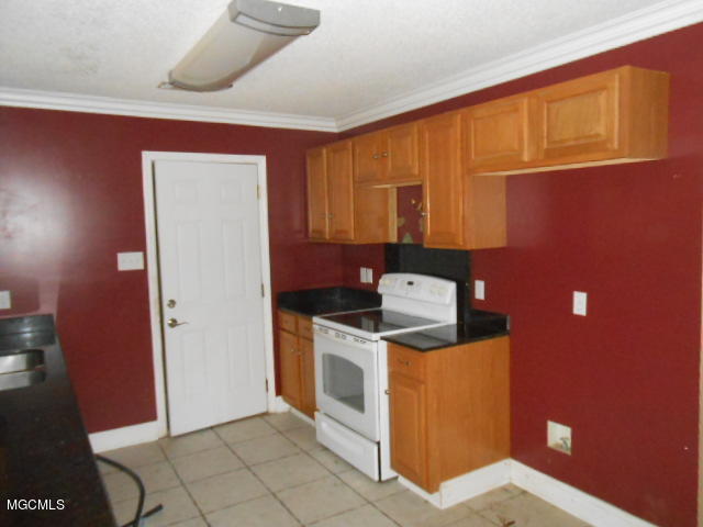 723 Lime Street Ocean Springs, MS 39564 - Photo 2 of 11 723 lime 003