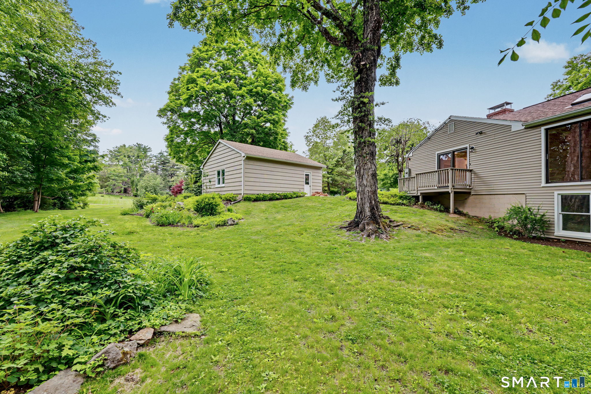 27 Apple Lane Redding, CT 06896 - Photo 3 of 40