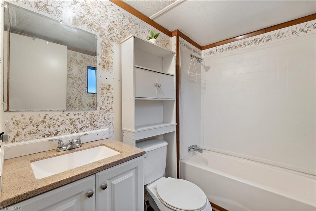 3502 Grooms Road Reidsville, NC 27320 - Photo 12 of 13 guest bathroom